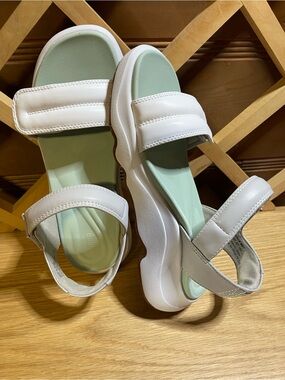 Aetrex Whit Orthopedic Sports Sandal with Built in Arch Support/EVA Foam/Mint